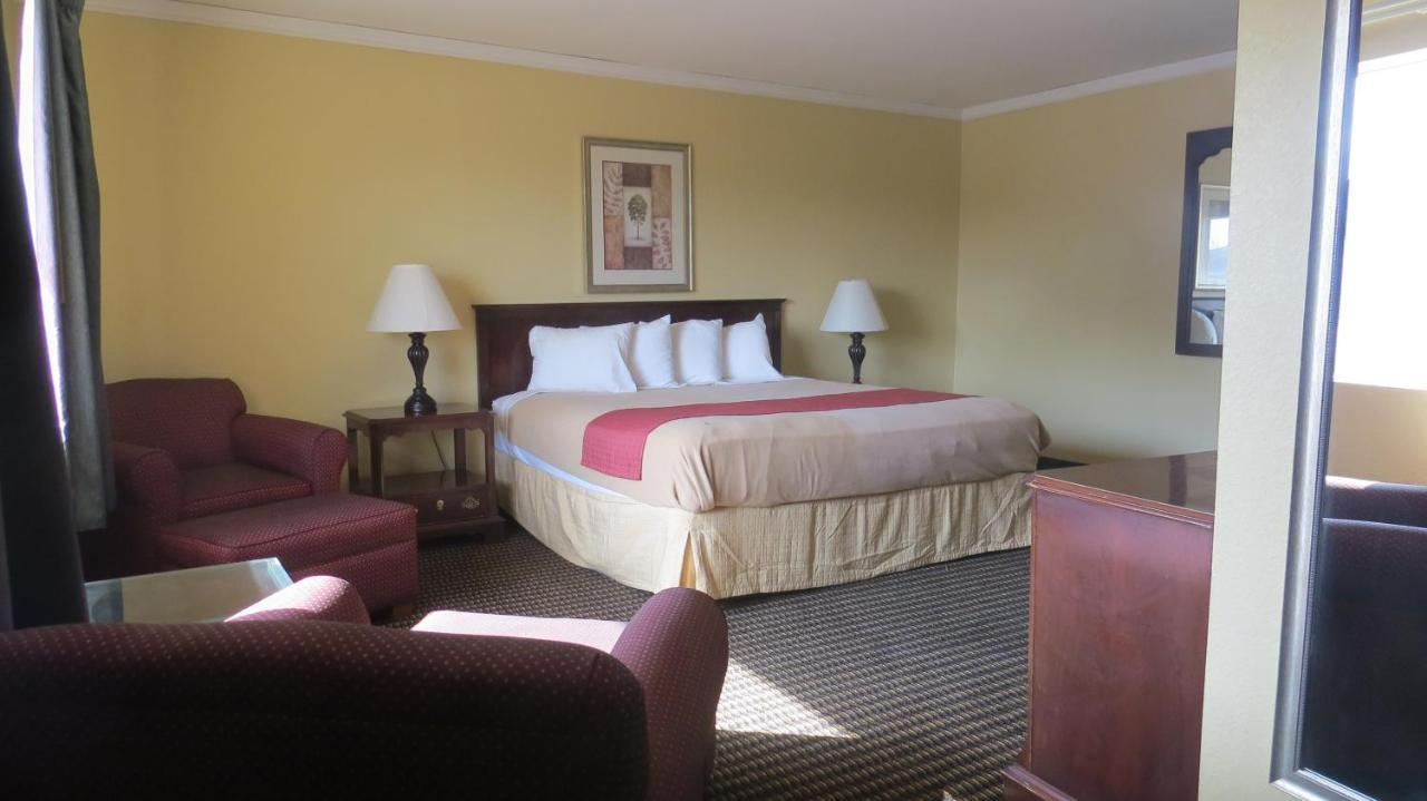 Travelodge By Wyndham Stratton Zewnętrze zdjęcie