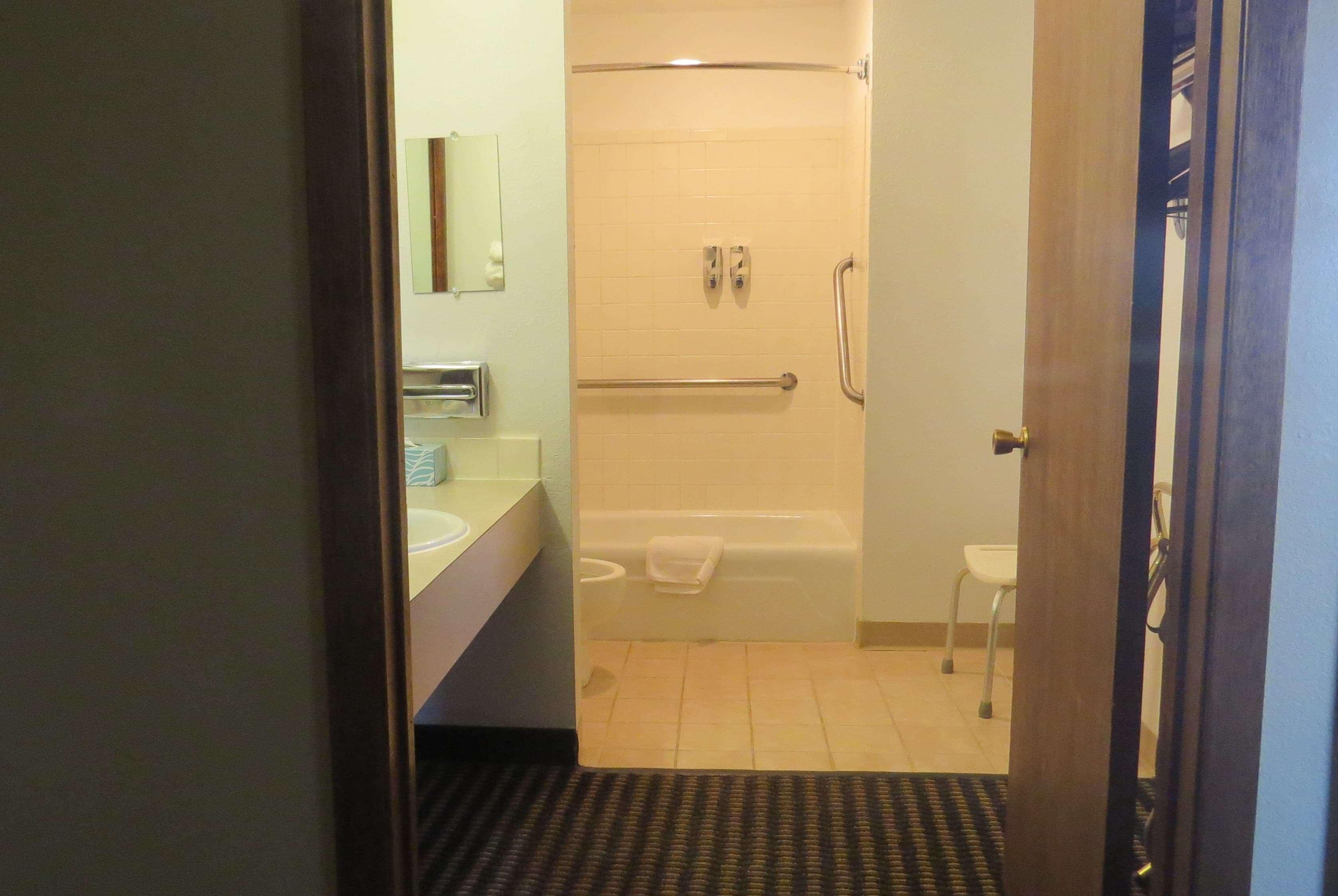 Travelodge By Wyndham Stratton Zewnętrze zdjęcie
