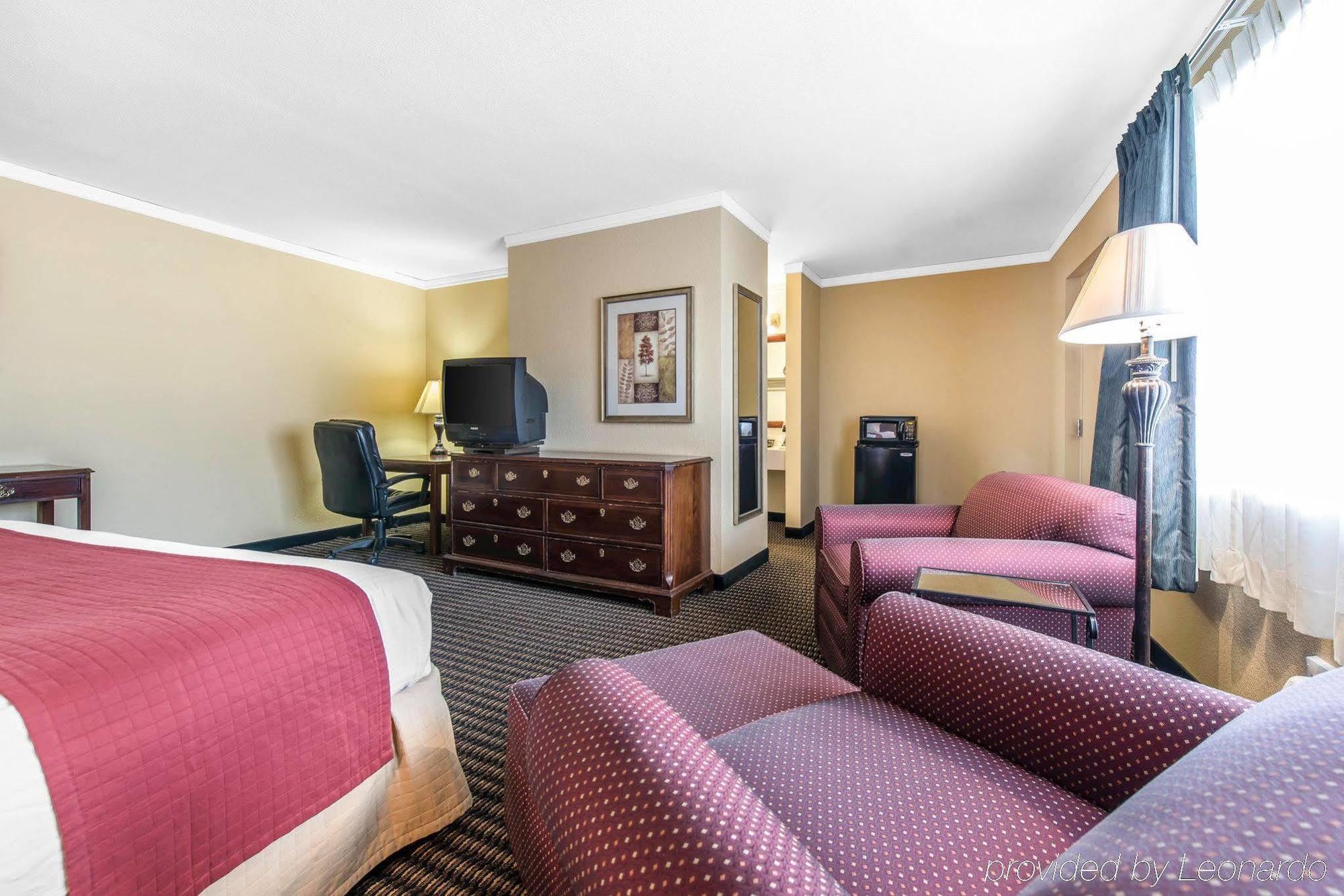 Travelodge By Wyndham Stratton Zewnętrze zdjęcie